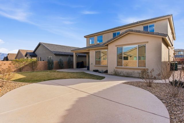 923 Zafiro Road SE, Rio Rancho, NM 87124