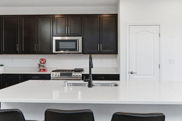 923 Zafiro Road SE, Rio Rancho, NM 87124