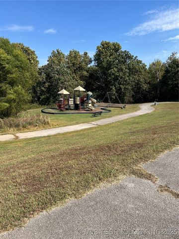 25913 E 89th Street S, Broken Arrow, OK 74014