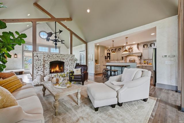 5933 Deer Hollow Road, Auburn, IN 46706