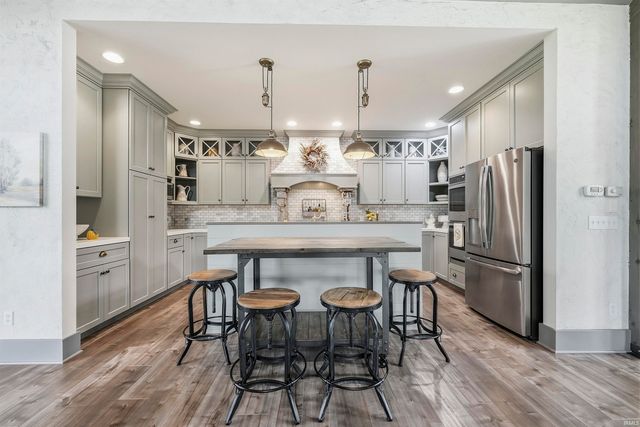 5933 Deer Hollow Road, Auburn, IN 46706