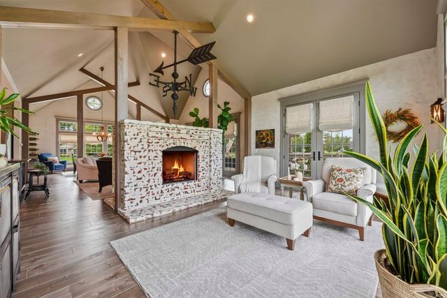 5933 Deer Hollow Road, Auburn, IN 46706
