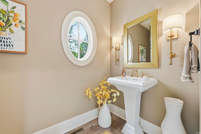 5933 Deer Hollow Road, Auburn, IN 46706