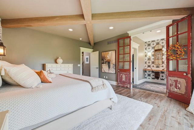5933 Deer Hollow Road, Auburn, IN 46706
