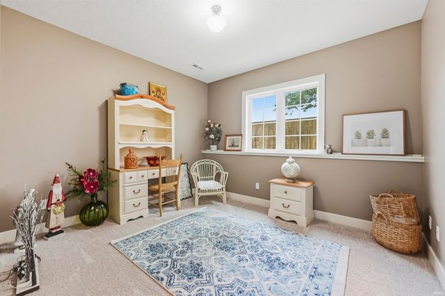 5933 Deer Hollow Road, Auburn, IN 46706