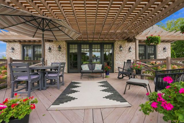 5933 Deer Hollow Road, Auburn, IN 46706