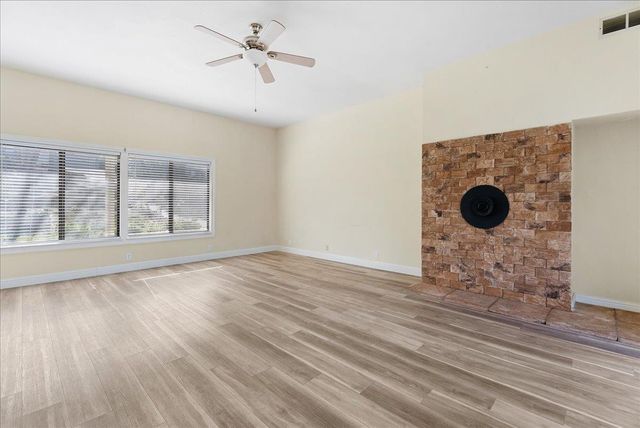 2717 Knollwood Dr, Cameron Park, CA 95682