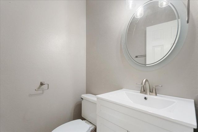 2717 Knollwood Dr, Cameron Park, CA 95682