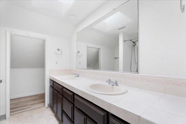 2717 Knollwood Dr, Cameron Park, CA 95682