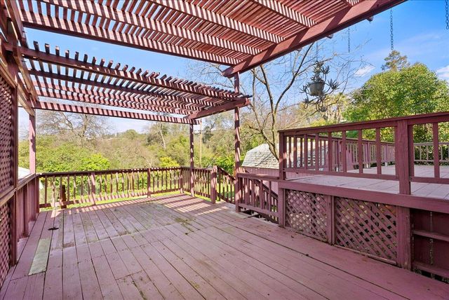 2717 Knollwood Dr, Cameron Park, CA 95682