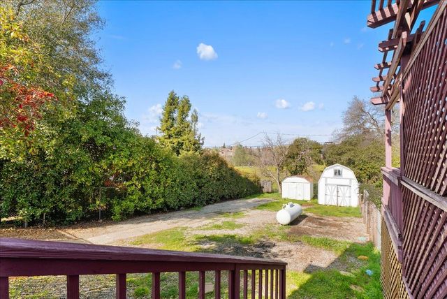 2717 Knollwood Dr, Cameron Park, CA 95682