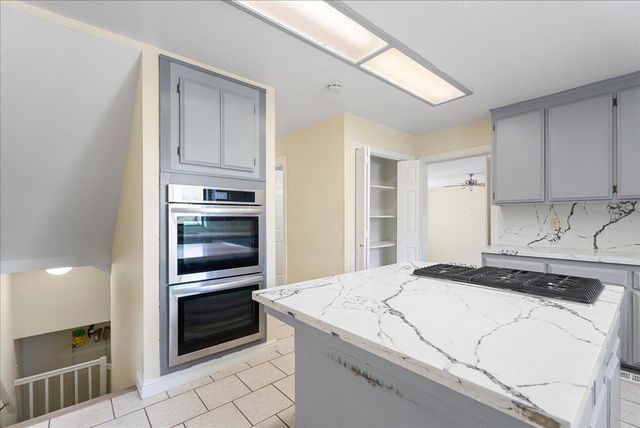 2717 Knollwood Dr, Cameron Park, CA 95682