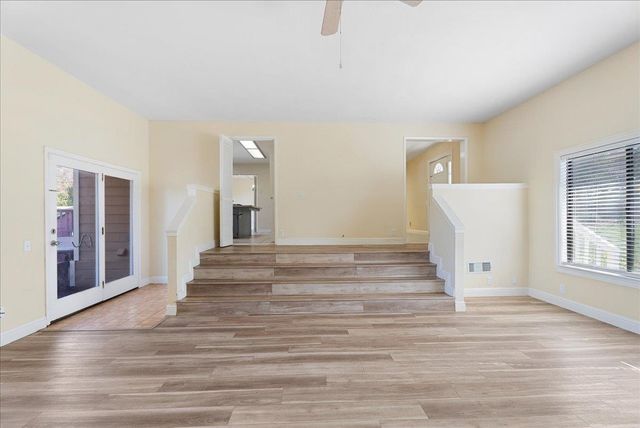 2717 Knollwood Dr, Cameron Park, CA 95682