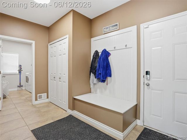 50606 Bredenbury Drive, Macomb, MI 48044