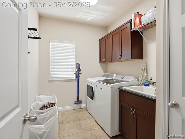 50606 Bredenbury Drive, Macomb, MI 48044