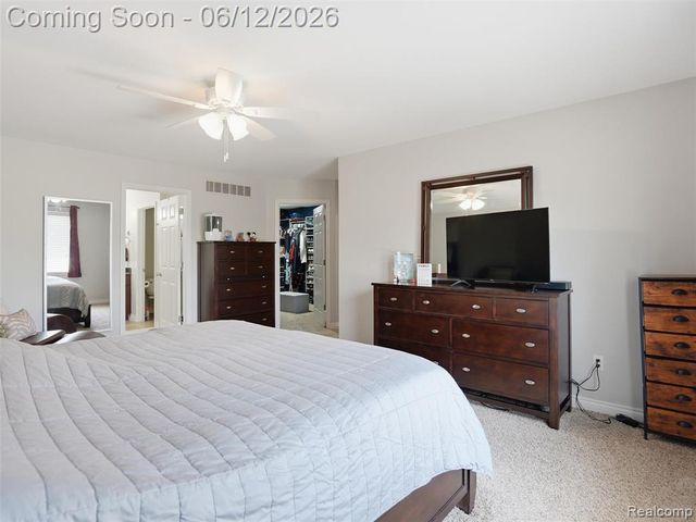 50606 Bredenbury Drive, Macomb, MI 48044
