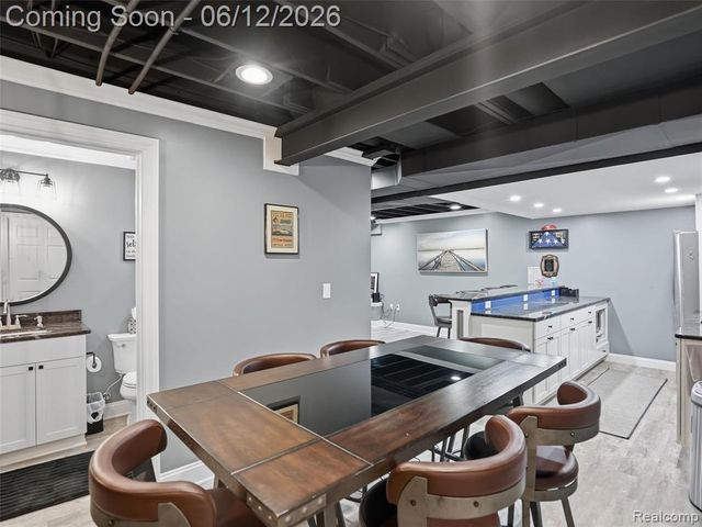 50606 Bredenbury Drive, Macomb, MI 48044