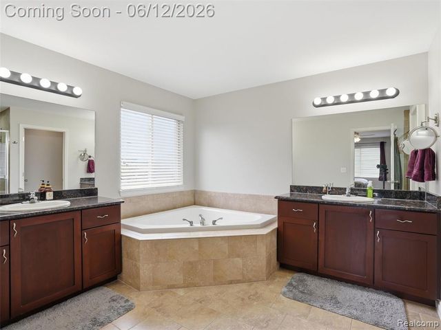 50606 Bredenbury Drive, Macomb, MI 48044