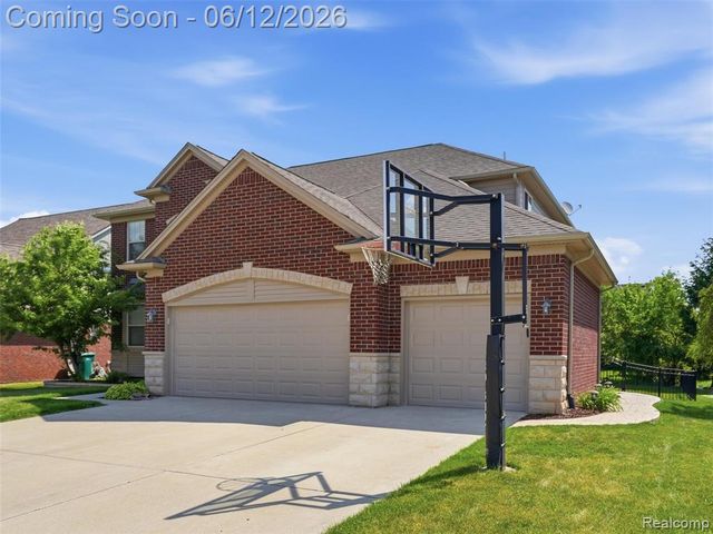 50606 Bredenbury Drive, Macomb, MI 48044
