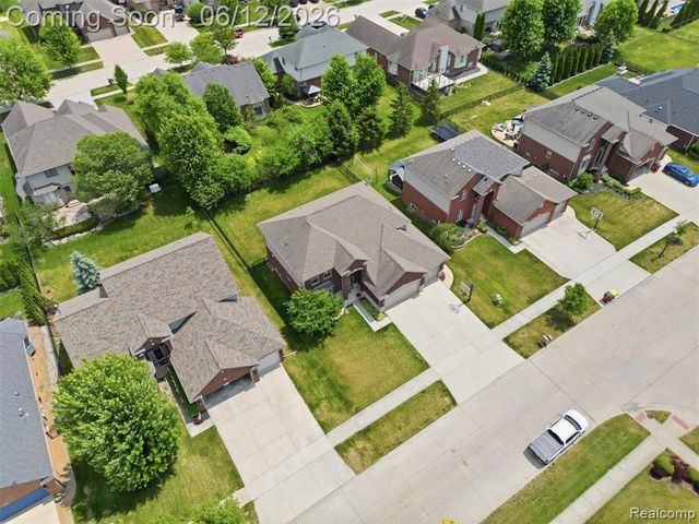 50606 Bredenbury Drive, Macomb, MI 48044