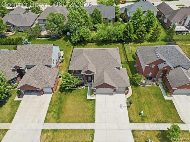 50606 Bredenbury Drive, Macomb, MI 48044