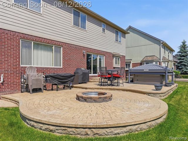 50606 Bredenbury Drive, Macomb, MI 48044