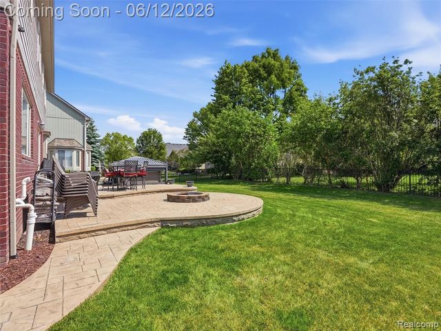 50606 Bredenbury Drive, Macomb, MI 48044