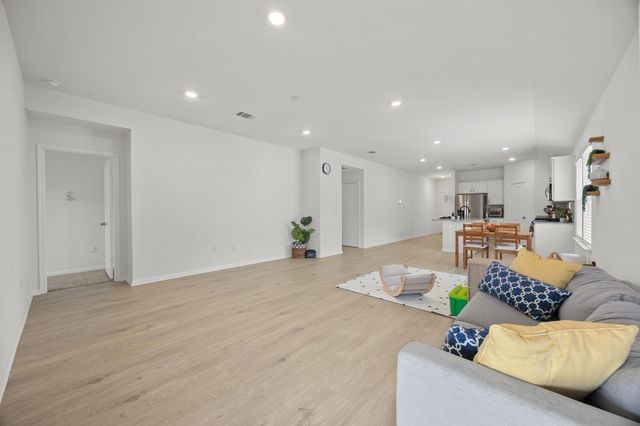 2829 Bandolier PASS, Leander, TX 78641