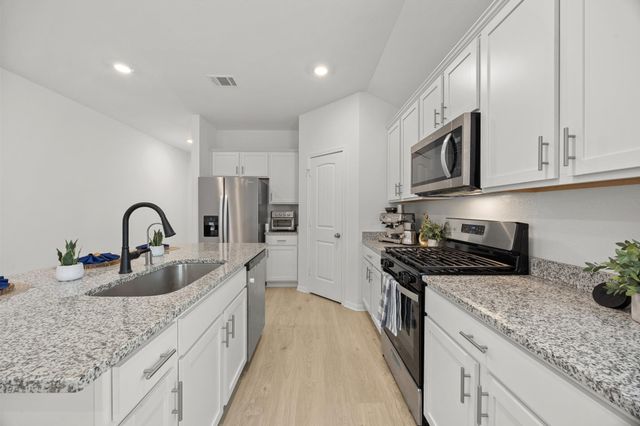 2829 Bandolier PASS, Leander, TX 78641