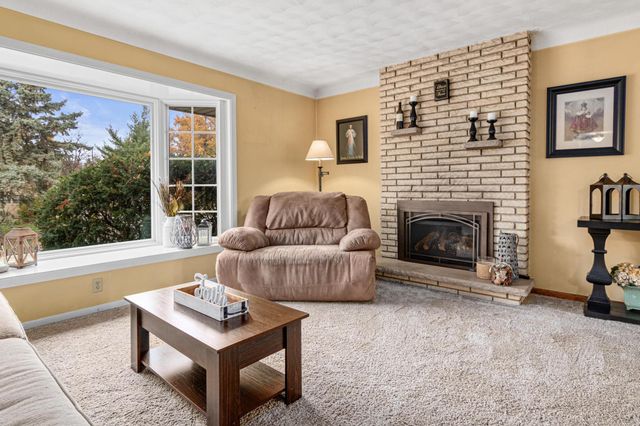 1190 Sextant Avenue W, Roseville, MN 55113