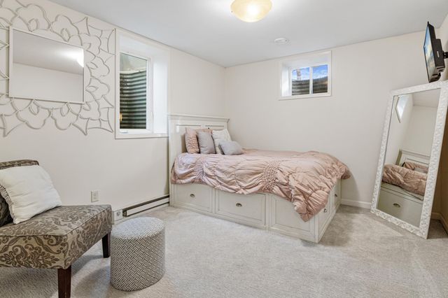 1190 Sextant Avenue W, Roseville, MN 55113