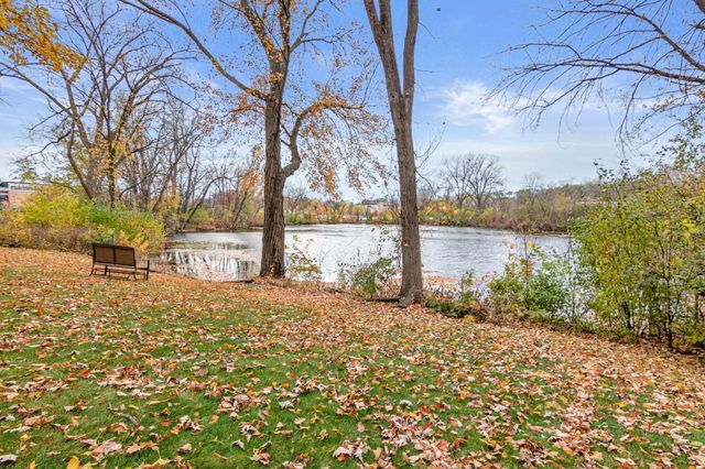 1190 Sextant Avenue W, Roseville, MN 55113