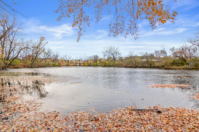 1190 Sextant Avenue W, Roseville, MN 55113