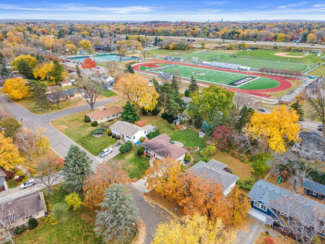 1190 Sextant Avenue W, Roseville, MN 55113