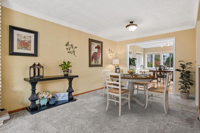 1190 Sextant Avenue W, Roseville, MN 55113