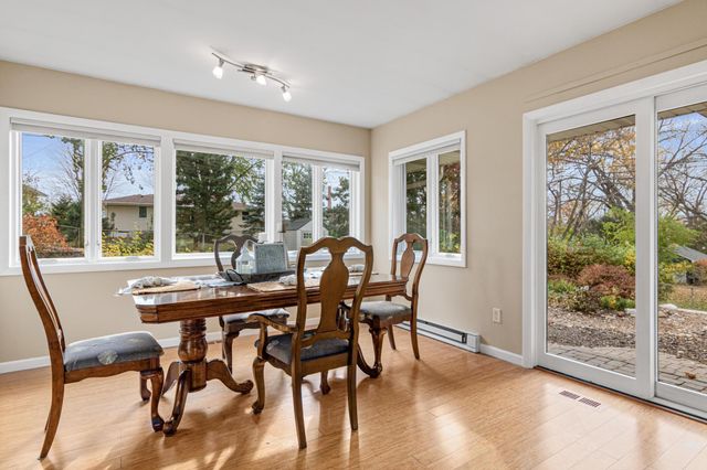 1190 Sextant Avenue W, Roseville, MN 55113