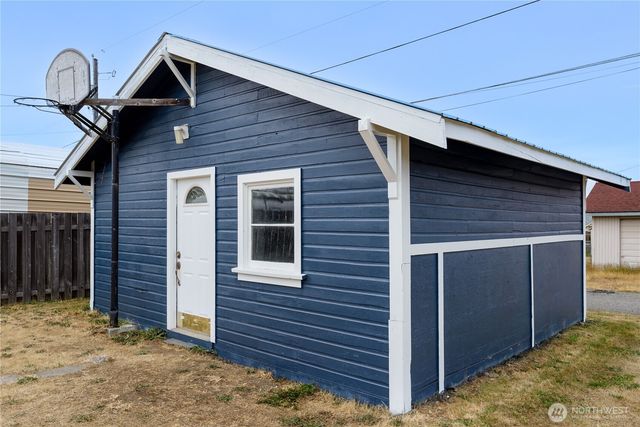 519 W 7th Street, Port Angeles, WA 98362
