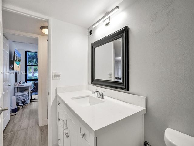 800 Parkview Dr 131, Hallandale Beach, FL 33009