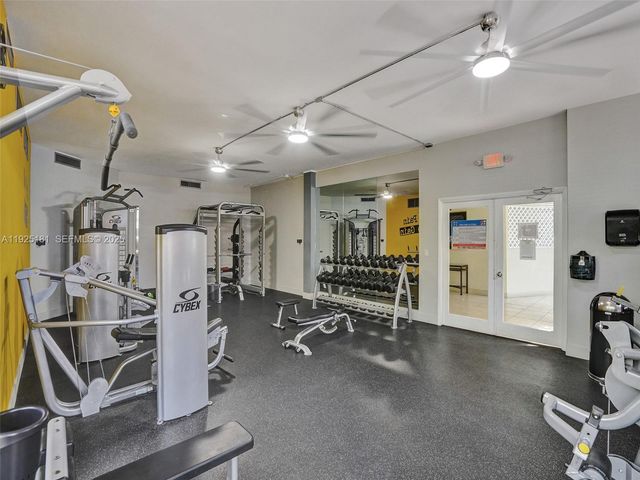 800 Parkview Dr 131, Hallandale Beach, FL 33009