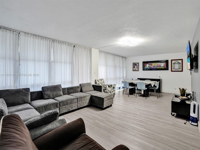 800 Parkview Dr 131, Hallandale Beach, FL 33009