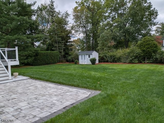 317 Old Tote Rd, Mountainside Boro, NJ 07092