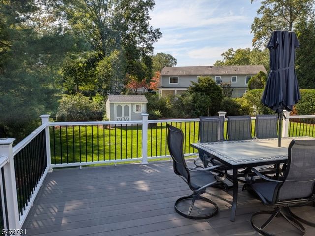 317 Old Tote Rd, Mountainside Boro, NJ 07092