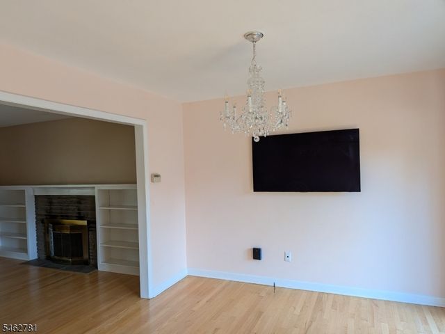 317 Old Tote Rd, Mountainside Boro, NJ 07092
