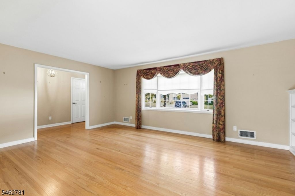 317 Old Tote Rd, Mountainside Boro, NJ 07092 — photo 5