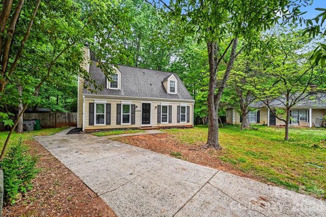 8800 Royal Scot Lane, Charlotte, NC 28227