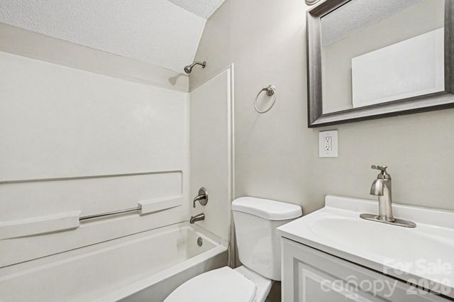 8800 Royal Scot Lane, Charlotte, NC 28227