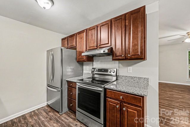 8800 Royal Scot Lane, Charlotte, NC 28227