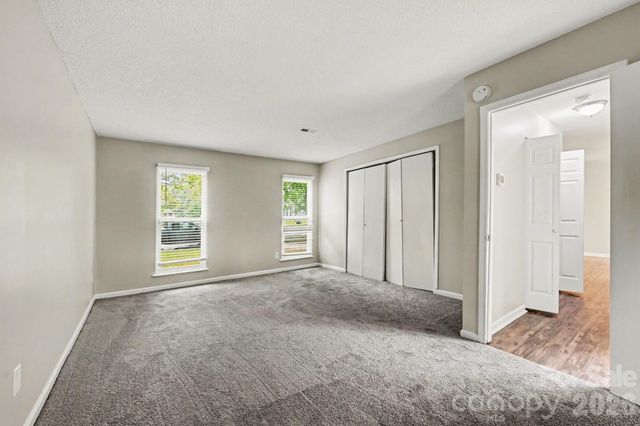 8800 Royal Scot Lane, Charlotte, NC 28227