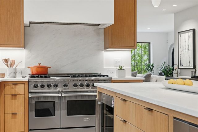 810 Persimmon Rd, Sewickley Heights, PA 15143