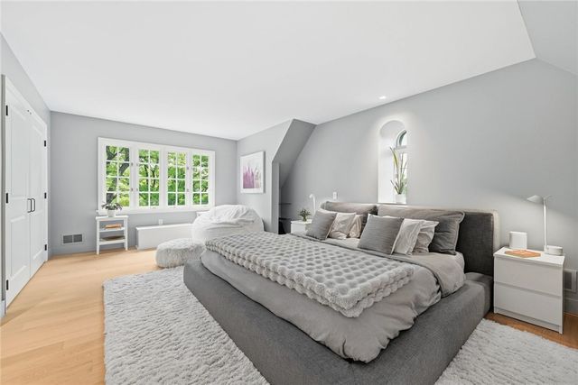 810 Persimmon Rd, Sewickley Heights, PA 15143
